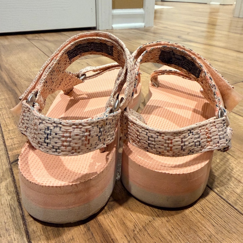 Teva Women's Peach Platform Universal Sandals - Picture 4 of 6